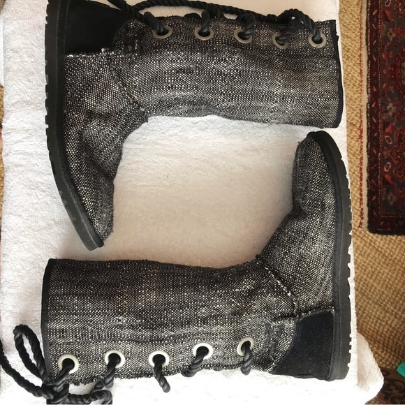 UGG Black Harbour back lace up mid calf size 6 all season boot. - Picture 5 of 16